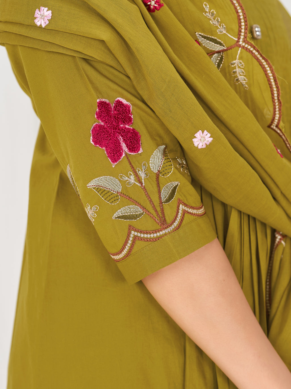 ✨🌸 *DIVA-159 Anarkali Kurti Set* 🌸✨ Step into timeless elegance with this beautifully crafted Anarkali Kurti Set, designed for festive celebrations, weddings, parties & special occasions. 💖