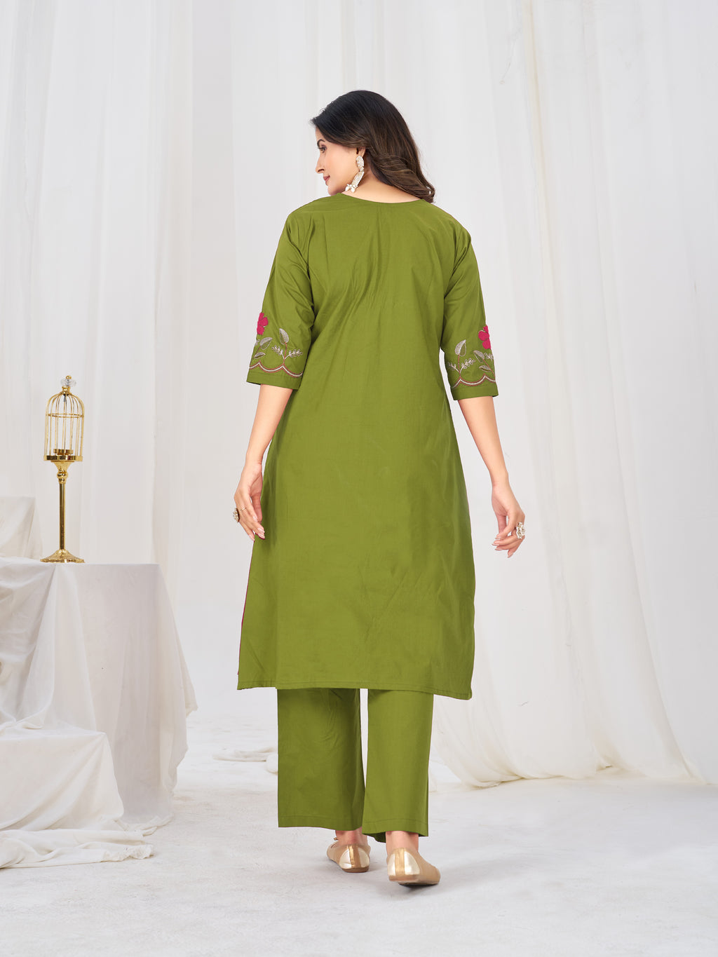✨🌸 *DIVA-159 Anarkali Kurti Set* 🌸✨ Step into timeless elegance with this beautifully crafted Anarkali Kurti Set, designed for festive celebrations, weddings, parties & special occasions. 💖