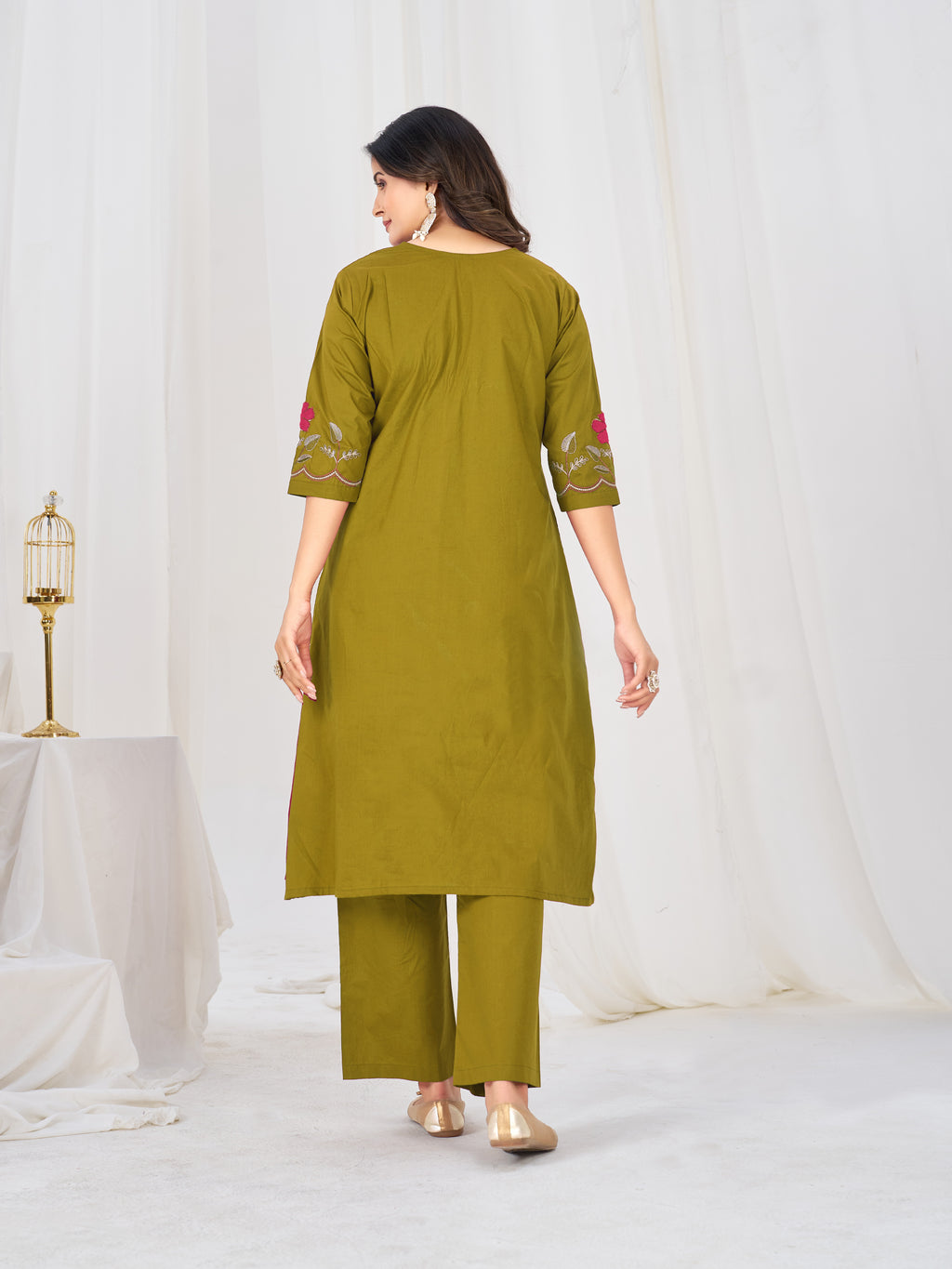 ✨🌸 *DIVA-159 Anarkali Kurti Set* 🌸✨ Step into timeless elegance with this beautifully crafted Anarkali Kurti Set, designed for festive celebrations, weddings, parties & special occasions. 💖
