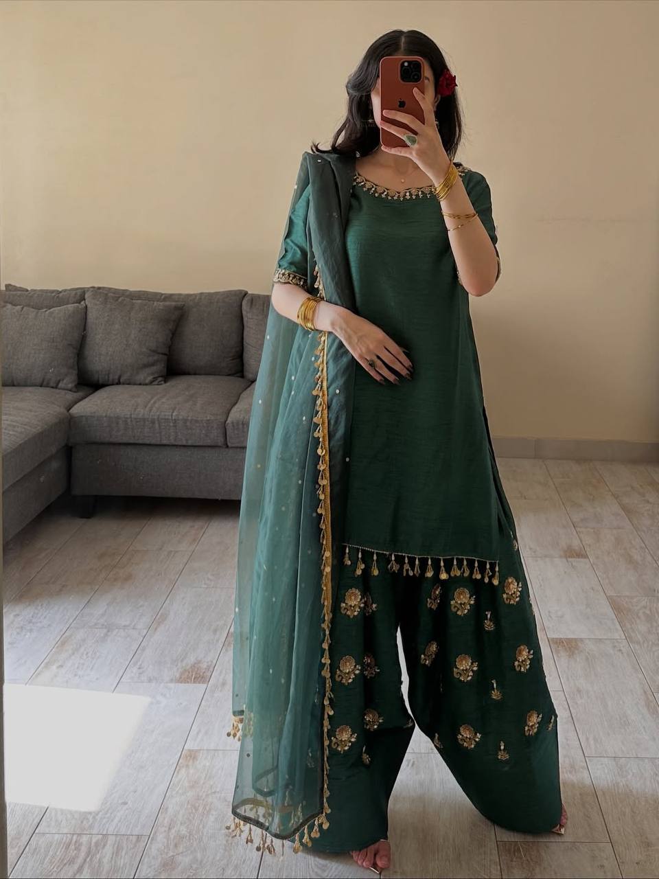 👗*Launching New Đěsigner Party Wear Look top with Farshi Salwar*👗 *(MF-535)*