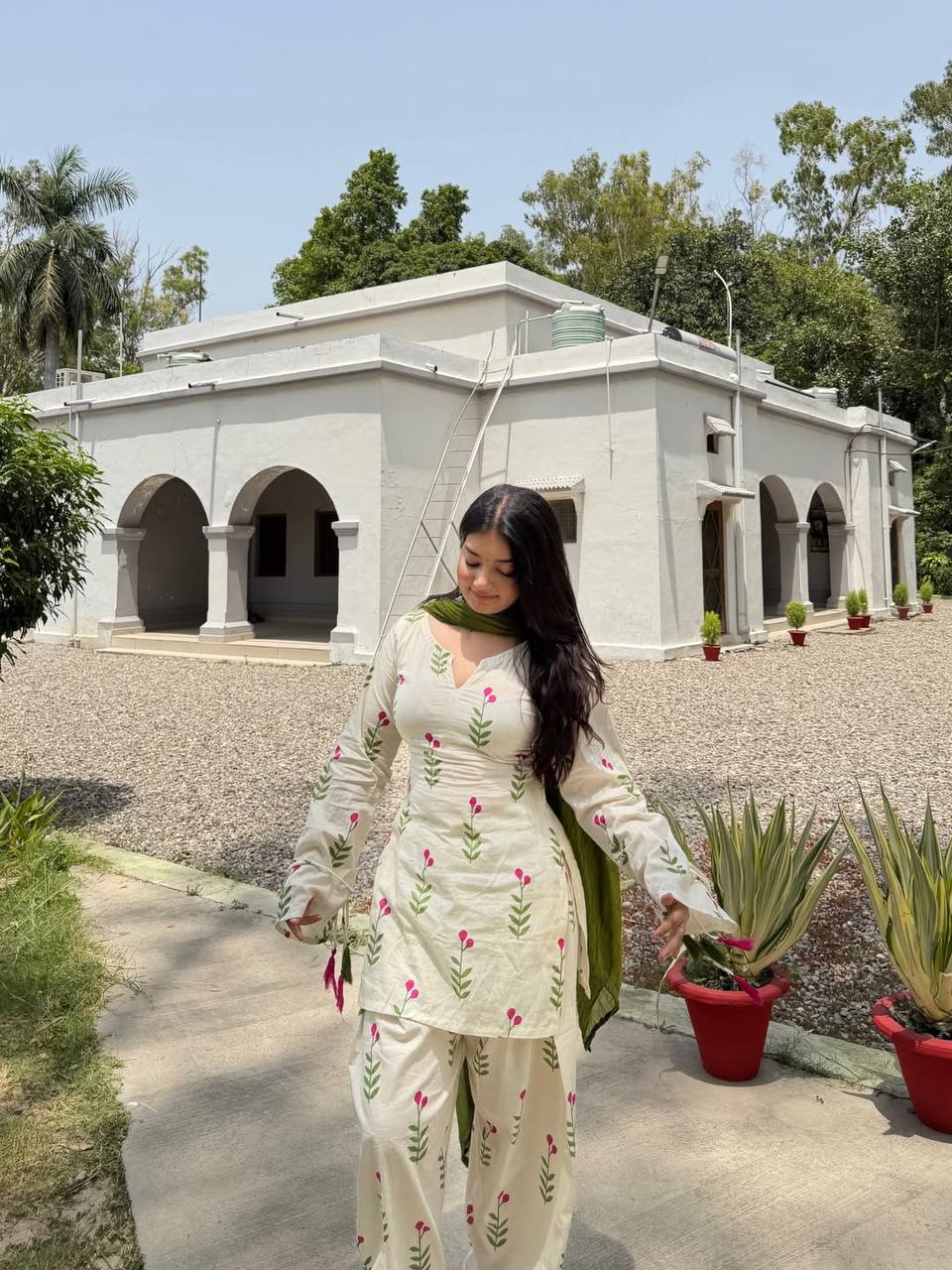 *(MF-528)* White floral suit