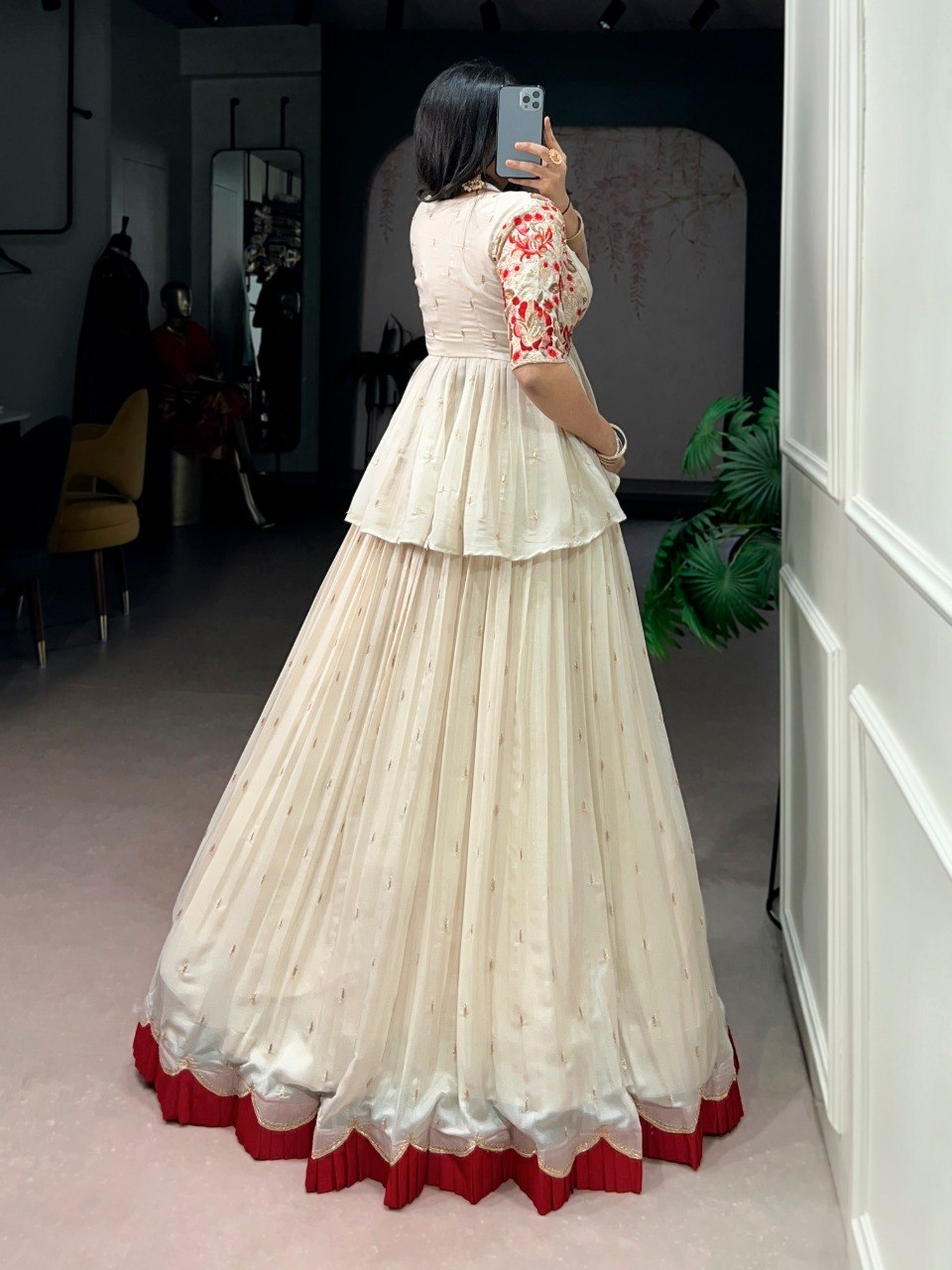 *NNK1121*🌷Co-ord Set Lehenga🌷  A perfect blend of elegance and modern charm, this peplum choli adds a graceful flow to your festive style 🤍
