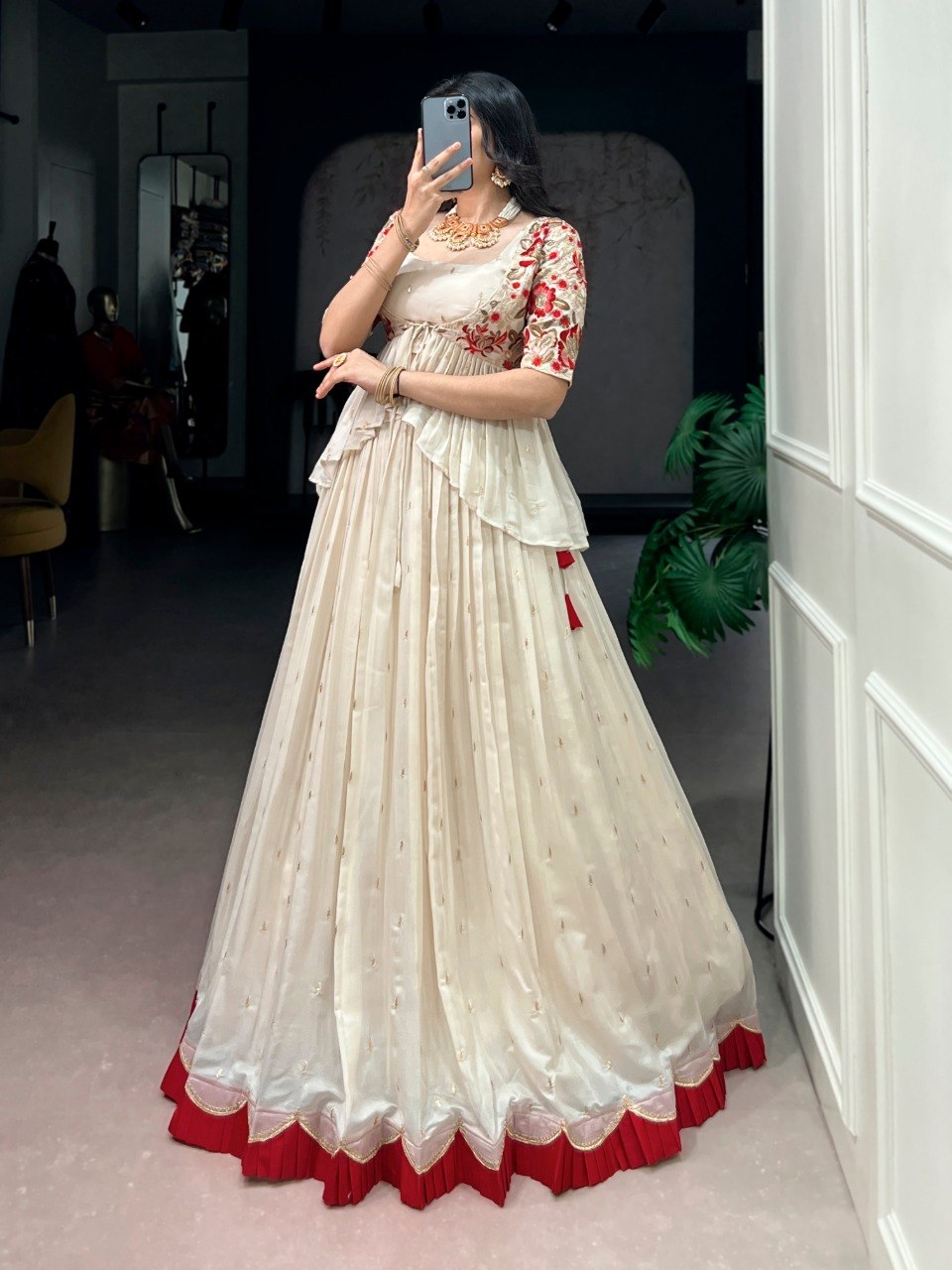 *NNK1121*🌷Co-ord Set Lehenga🌷  A perfect blend of elegance and modern charm, this peplum choli adds a graceful flow to your festive style 🤍