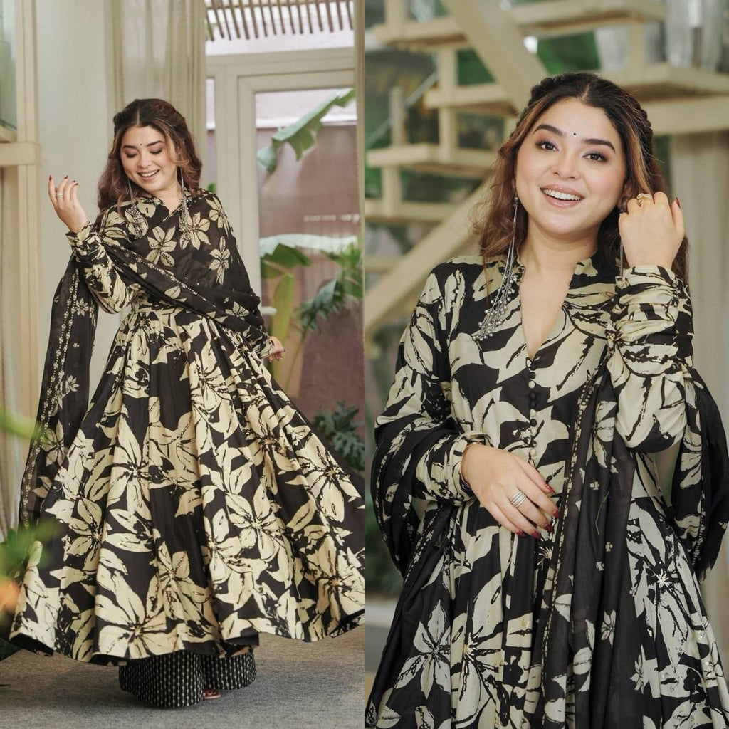 *(MF-511)* - *New Anarkali Suit*  💕*Presenting New  Đěsigner Anarkali Suit In New Fancy Style*👌💕