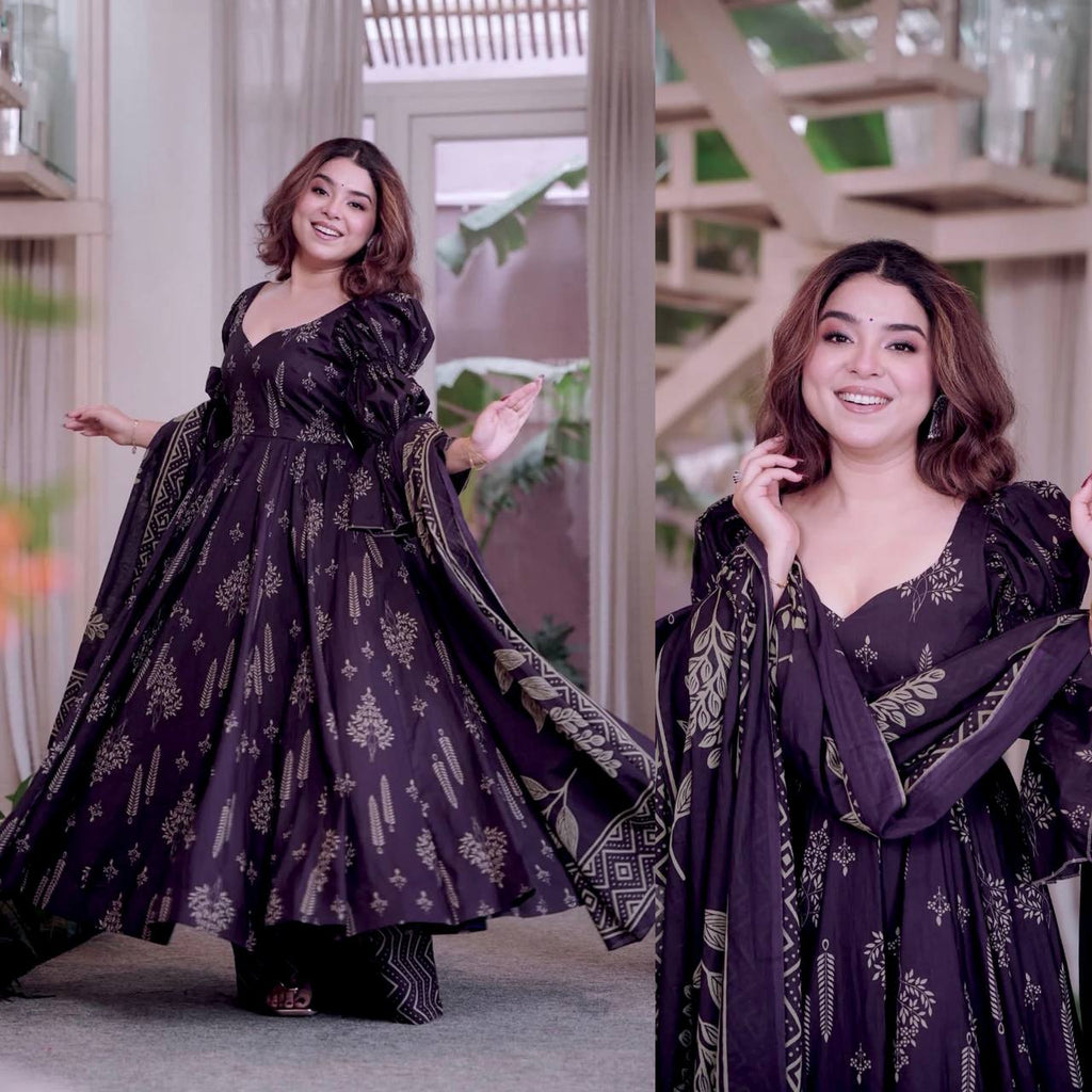 *(MF-522)* - *New Anarkali Suit*  💕*Presenting New  Đěsigner Anarkali Suit In New Fancy Style*👌