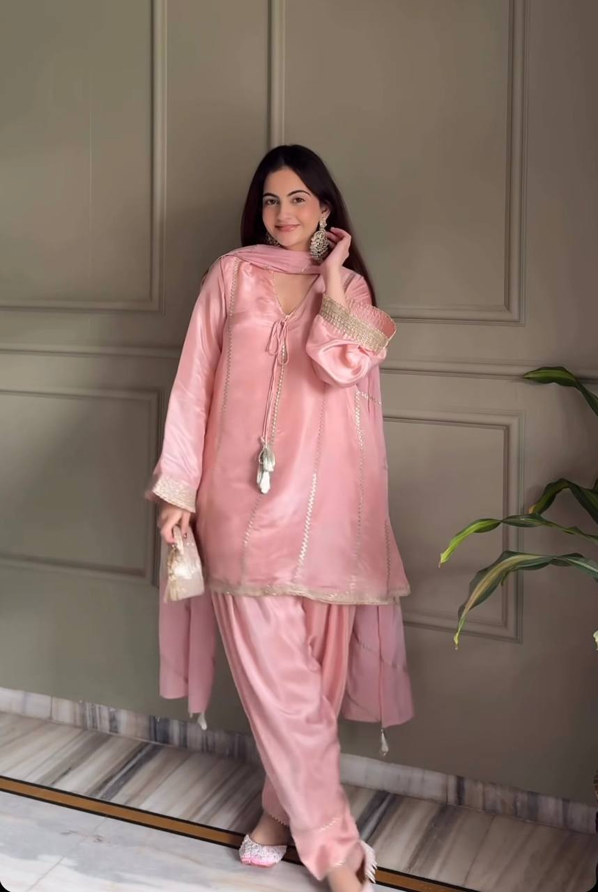 *(MC-2045)*👗*Launching New Đěsigner Party Wear Look top with farshi salwar* 👗