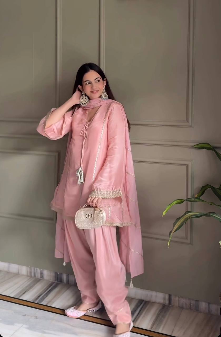 *(MC-2045)*👗*Launching New Đěsigner Party Wear Look top with farshi salwar* 👗