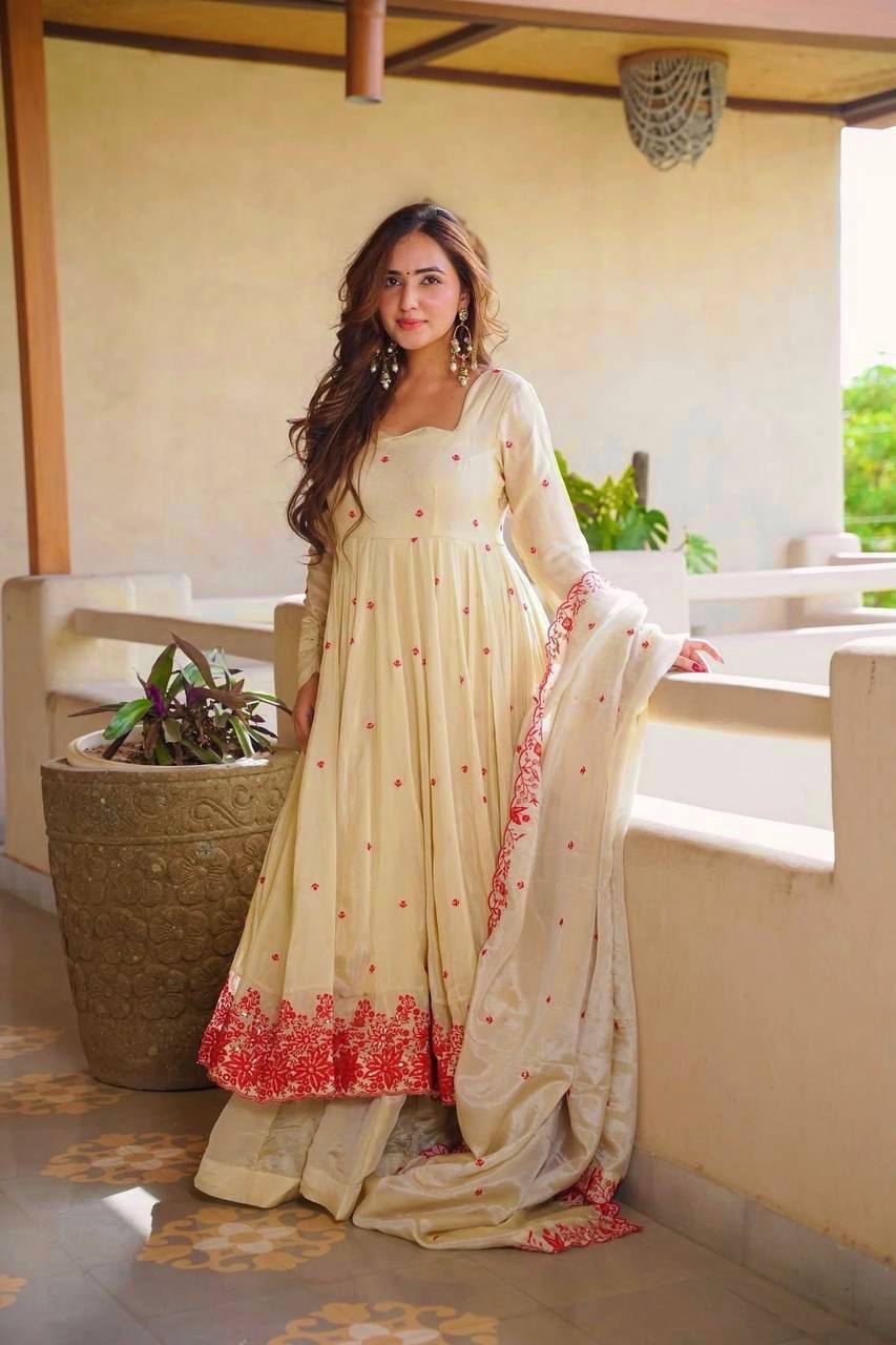 *(MF-536)*FEMORA Is Presenting New  Đěsigner Anarkali Suit In New Fancy Style*