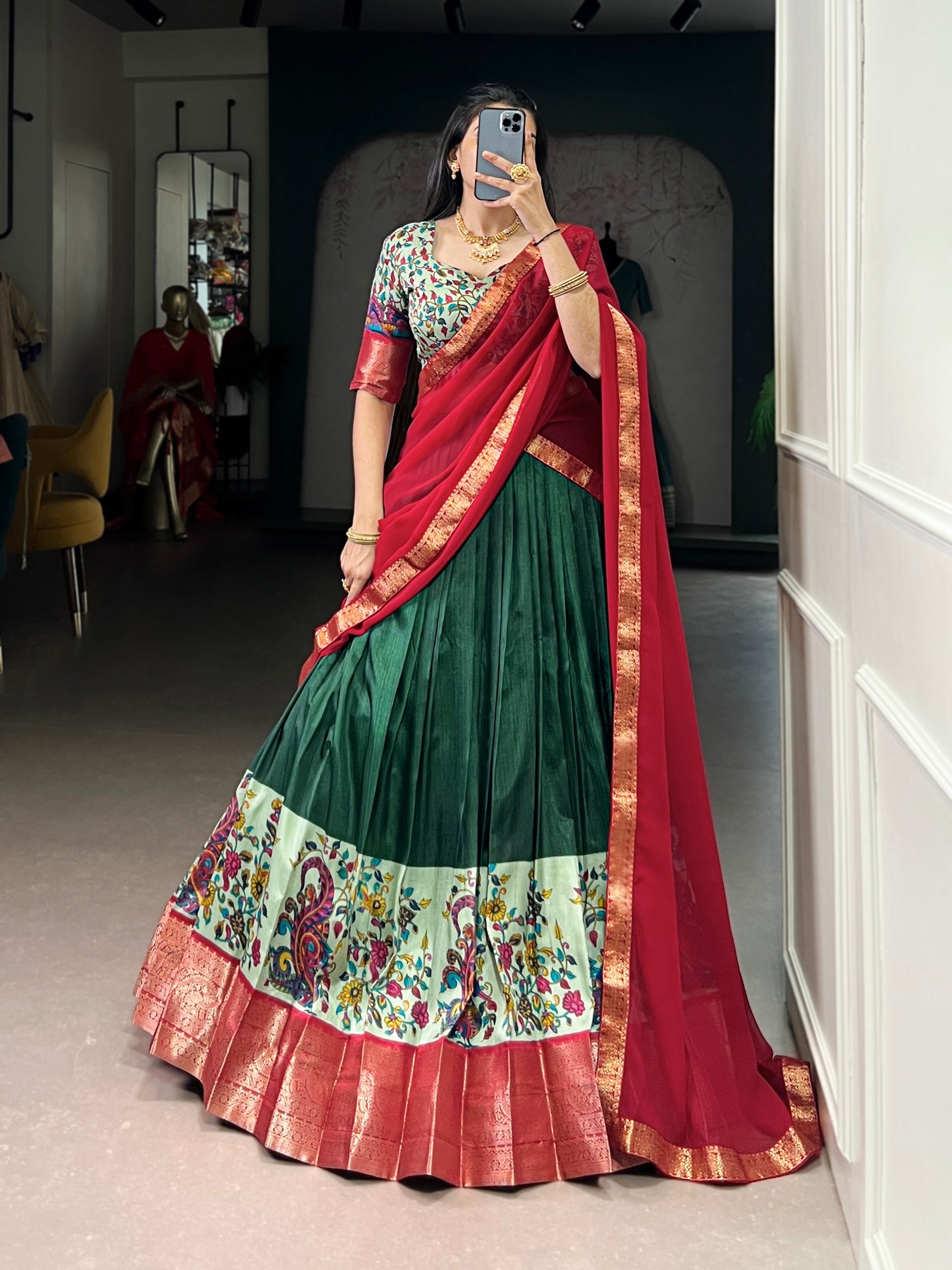 *LNB1244 : KRISHIKA*🌷Lehenga Choli🌷   A symphony of bold colors and exquisite craftsmanship — designed to make your festive moments unforgettable 🪞