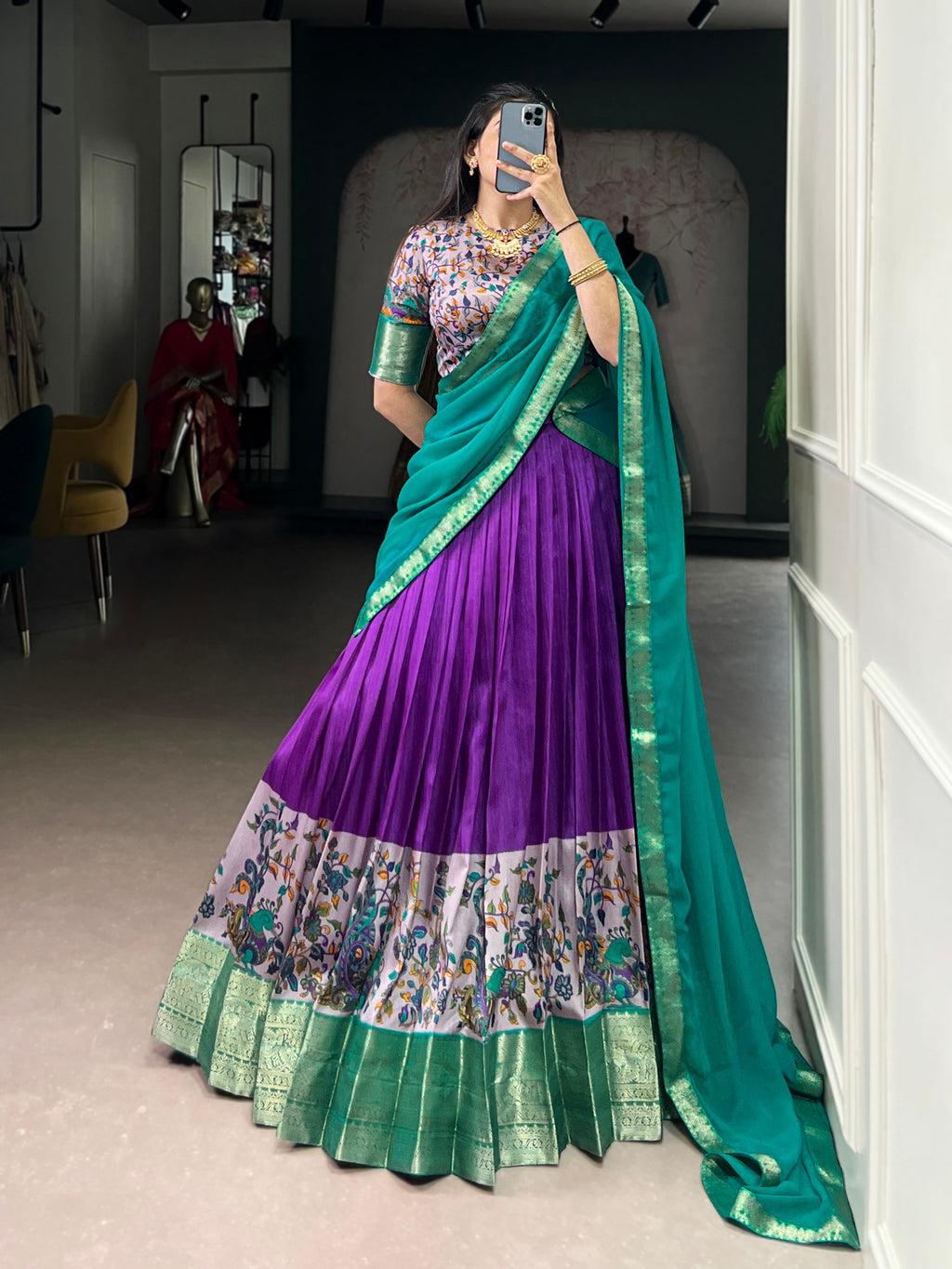 *LNB1244 : KRISHIKA*🌷Lehenga Choli🌷   A symphony of bold colors and exquisite craftsmanship — designed to make your festive moments unforgettable 🪞