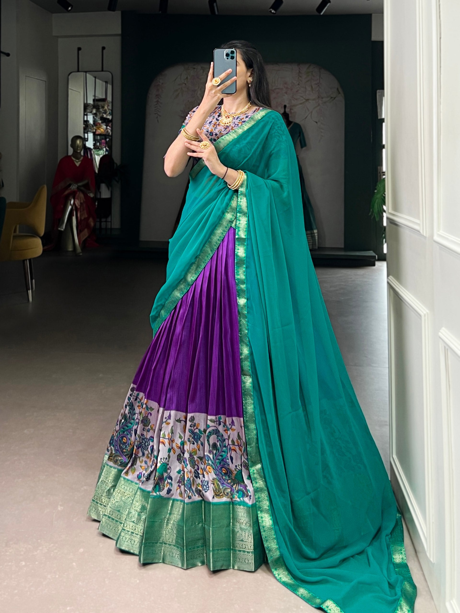*LNB1244 : KRISHIKA*🌷Lehenga Choli🌷   A symphony of bold colors and exquisite craftsmanship — designed to make your festive moments unforgettable 🪞