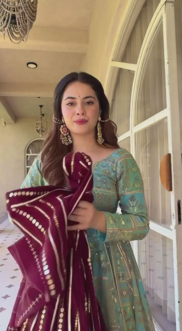 *(MF-533)*💕*Presenting New  Đěsigner Anarkali Suit In New Fancy Style*💕